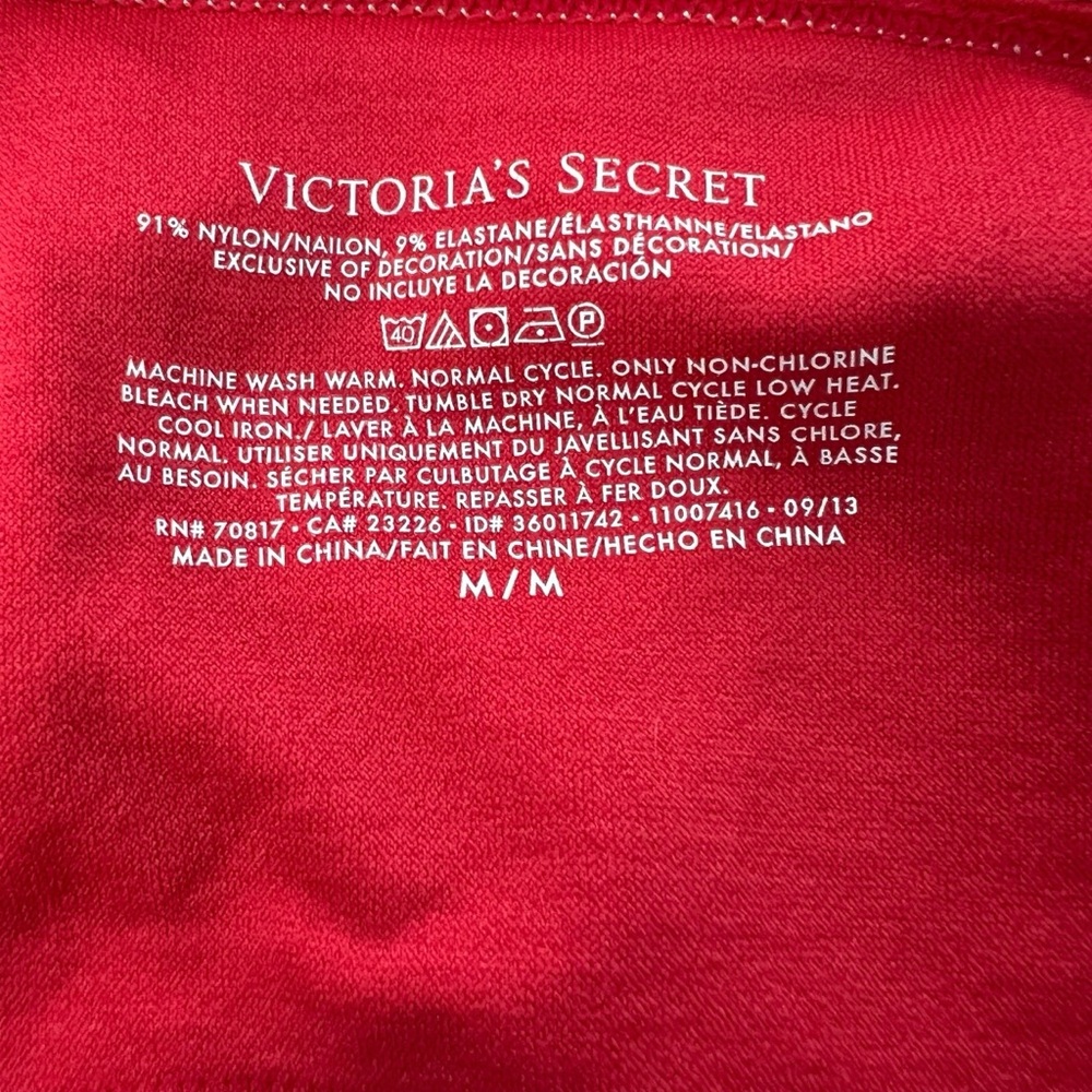 2013 Victoria's Secret Red Camisole with Shelf Bra Size Medium - Picture 4 of 4